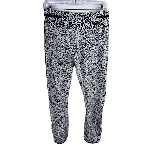 Lululemon Real Quick Tight Leggings Sz 8 - Picture 7 of 15